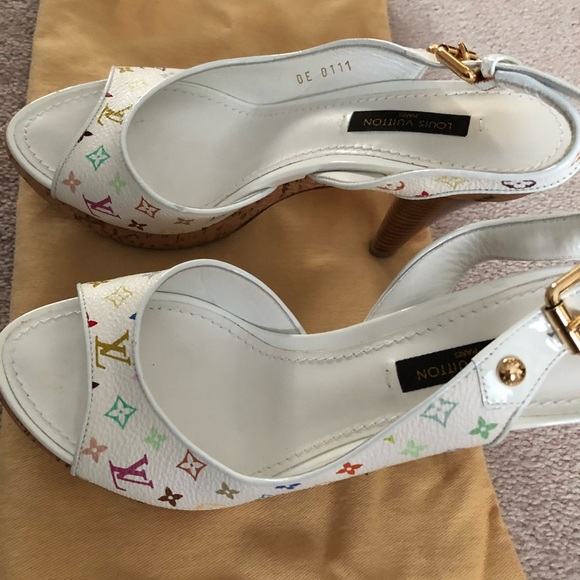 Louis Vuitton Santa Monica Sandal monogram canvas. Tried on for sizing. - Picture 2 of 10